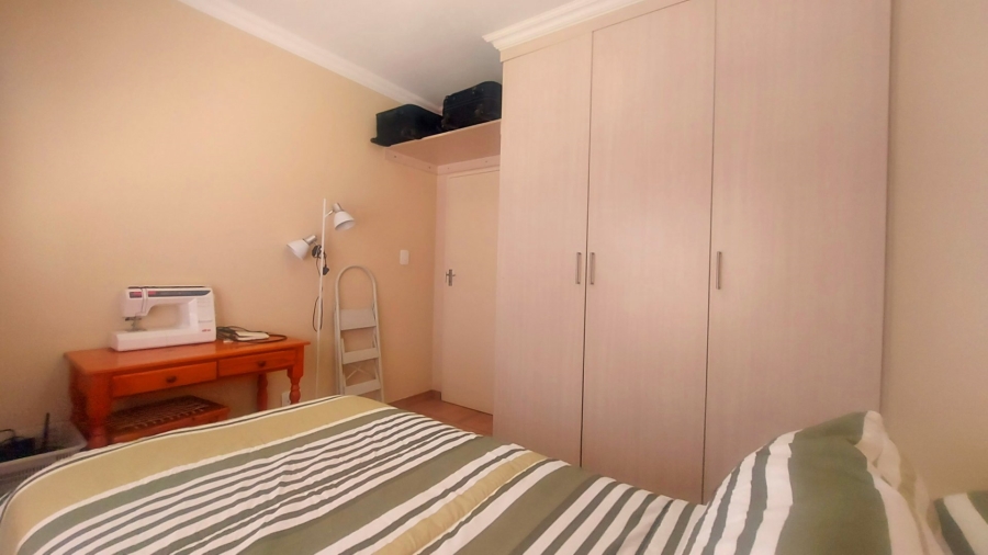 2 Bedroom Property for Sale in Gateway Manor North West